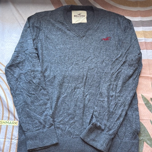 Hollister Dark Gray V-Neck Sweater - Picture 2 of 7